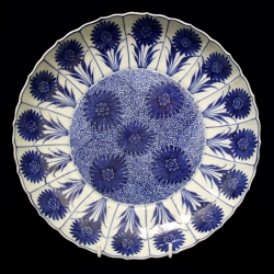 Kangxi blue and white Aster Pattern dish, a popular export design - courtesy R&G McPherson Antiques